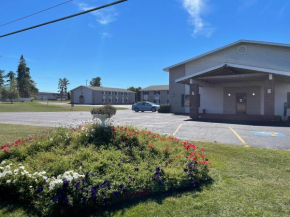Hotel Iron Mountain Inn & Suites